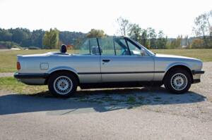 Afbeelding 2/25 van BMW 320i (1990)