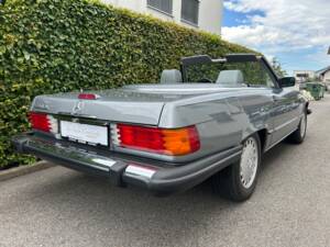 Image 6/36 of Mercedes-Benz 560 SL (1989)