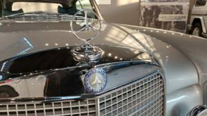 Image 14/60 of Mercedes-Benz 280 SE (1969)