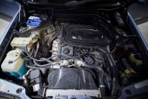 Image 96/100 of Mercedes-Benz 230 TE (1990)