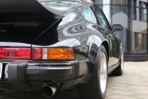 Image 9/43 of Porsche 911 Carrera 3.2 (1985)