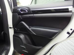 Bild 79/99 von Porsche Cayenne S (2010)