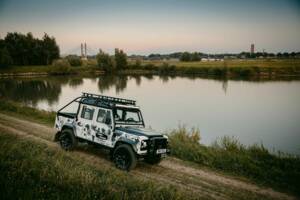 Bild 14/42 von Land Rover Defender Works V8 Trophy (2012)