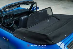 Image 16/25 of Porsche 911 Carrera 4 (1992)