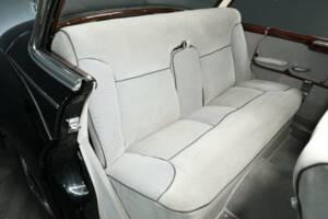 Image 19/30 of Mercedes-Benz 300 d (1958)