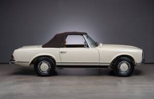 Image 10/41 of Mercedes-Benz 280 SL (1969)