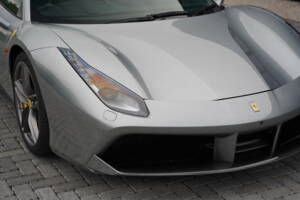 Image 23/50 de Ferrari 488 GTB (2019)
