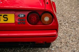 Afbeelding 46/49 van Ferrari 328 GTS (1989)