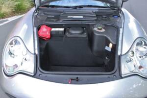 Bild 13/17 von Porsche 911 Carrera 4 (2004)