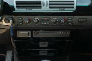 Image 38/50 de BMW 745Li (2001)