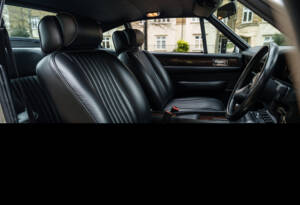 Image 25/32 of Aston Martin V8 Vantage X-Pack (1987)