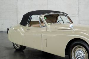 Image 21/50 de Jaguar XK 120 DHC (1953)