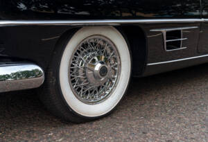 Image 10/28 of Dual-Ghia Convertible (1957)