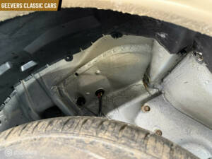 Image 20/41 of Mercedes-Benz 560 SL (1986)