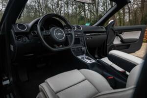 Image 19/39 of Audi S4 (2006)