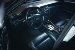 Image 8/15 of Audi S8 (1999)