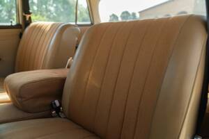 Bild 33/50 von Mercedes-Benz 200 (1966)