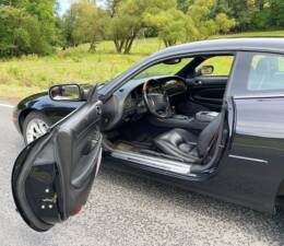 Image 7/14 of Jaguar XK8 4.0 (1999)