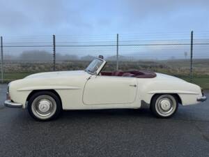 Image 3/8 of Mercedes-Benz 190 SL (1961)
