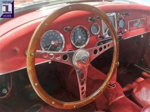Image 20/40 of MG MGA 1600 (1961)