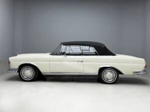 Afbeelding 7/36 van Mercedes-Benz 250 SE (1966)