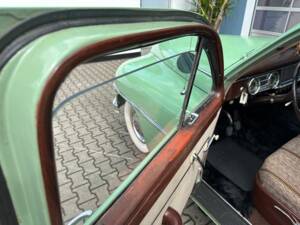 Image 19/82 of Packard Deluxe (1950)