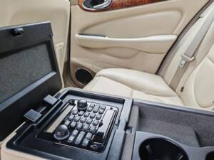 Bild 40/50 von Jaguar XJ 8 3.5 (2003)