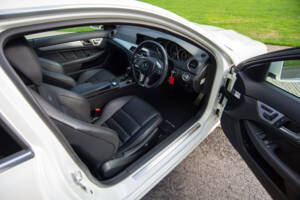 Bild 9/25 von Mercedes-Benz C 63 AMG (2012)