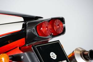 Image 17/50 of Aprilia RSV 1000 V60 (1999)