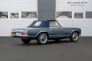 Afbeelding 3/41 van Mercedes-Benz 280 SL (1969)