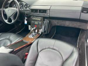 Image 16/20 of Mercedes-Benz SL 500 &quot;Final Edition&quot; (2001)