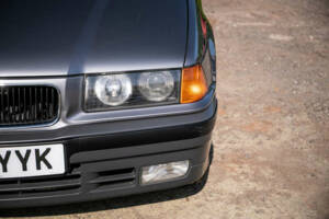 Image 14/50 of BMW 325i (1991)