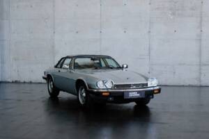 Image 7/47 of Jaguar XJ-SC 5.3 (1987)