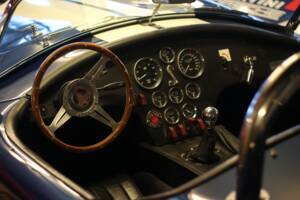 Image 4/57 of AC Cobra 427 (1965)