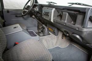 Immagine 16/18 di Land Rover Defender 90 Td5 (2002)