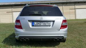 Imagen 5/18 de Mercedes-Benz C 63 AMG T (2010)