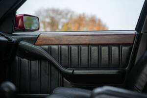 Image 32/50 of Lancia Thema 8.32 (1989)