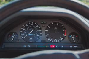 Bild 19/36 von BMW 318i (1991)