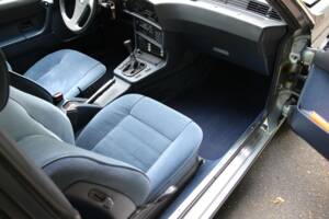 Image 17/36 of BMW 635 CSi (1984)