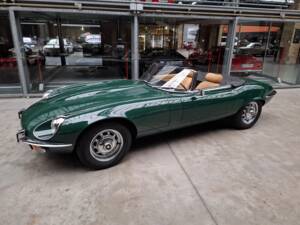 Image 22/29 de Jaguar Type E V12 (1975)