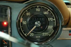 Bild 18/50 von Mercedes-Benz 280 SL (1971)