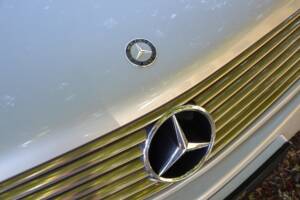Image 37/50 of Mercedes-Benz 300 SL (1991)