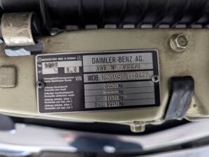 Bild 33/35 von Mercedes-Benz 300 TD Turbodiesel (1985)