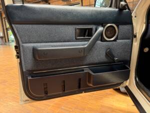 Bild 16/43 von Volvo 240 (1989)