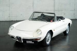 Image 6/50 of Alfa Romeo 1600 Spider Duetto (1966)