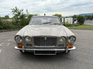 Bild 3/40 von Jaguar XJ 6 4.2 (1971)