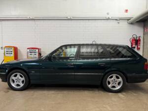 Bild 1/18 von BMW 525i Touring (1994)