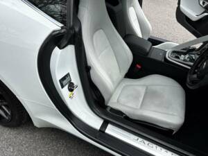 Image 47/50 of Jaguar F-Type (2014)