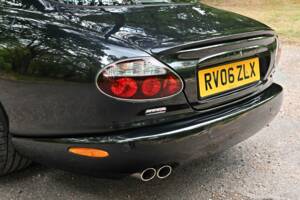 Image 17/50 of Jaguar XKR (2006)