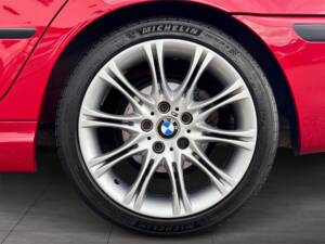 Image 16/57 of BMW 320i (2002)